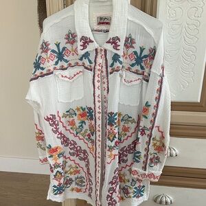 Johnny Was White Textured button down top with Embroidery